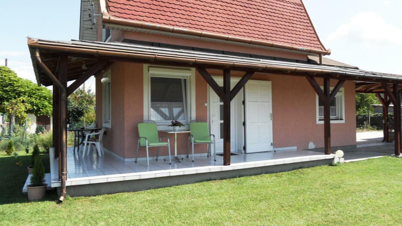 Ferienhaus Am Plattensee Balatonmáriafürdő Exterior foto